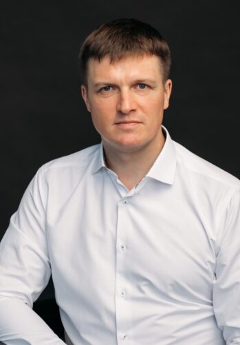 Александр Волгин